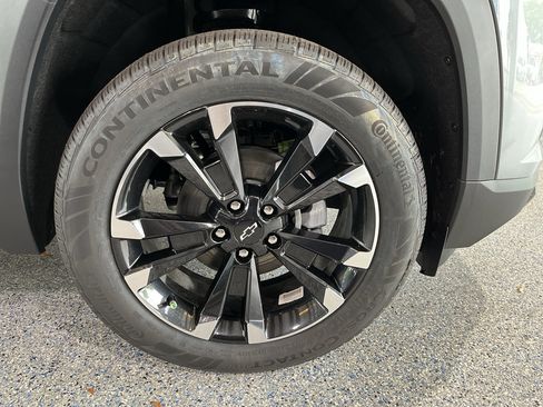 New 2026 Chevrolet Equinox RS FWD image 32