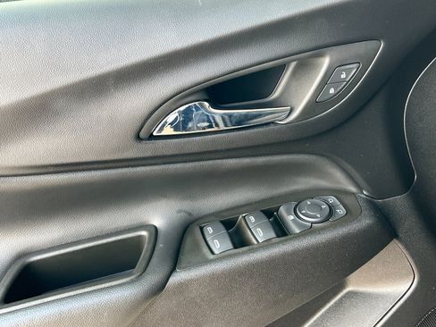 Used 2023 Chevrolet Equinox LT w/ Driver Convenience Package FWD image 11