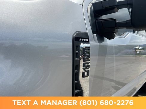 Used 2023 Ford F250 Lariat w/ Lariat Ultimate Package AWD/4WD image 11