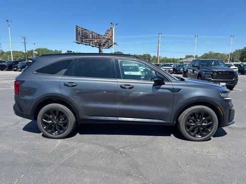 Used 2023 Kia Sorento SX AWD/4WD image 12