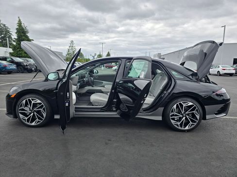 New 2025 Hyundai Ioniq 6 SEL image 17