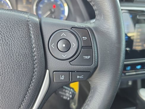 Used 2018 Toyota Corolla SE image 21