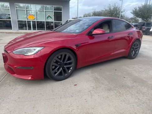 Used 2022 Tesla Model S Plaid image 2