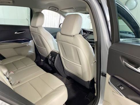 Used 2023 Cadillac XT4 Luxury image 32
