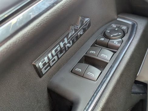 Used 2024 Chevrolet Silverado 1500 High Country image 29