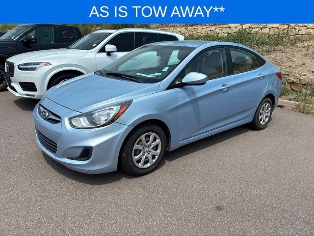 Used 2012 Hyundai Accent GLS FWD image 2