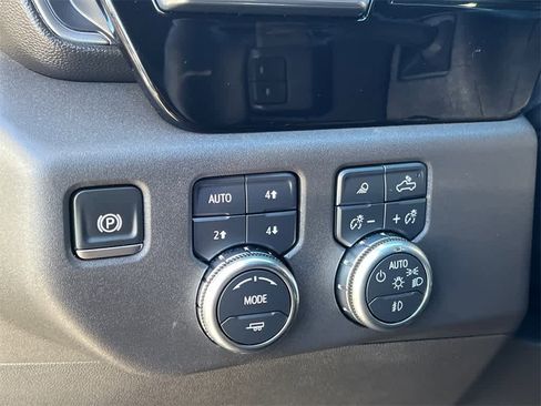 Used 2024 GMC Sierra 1500 SLT w/ SLT Premium Plus Package image 25