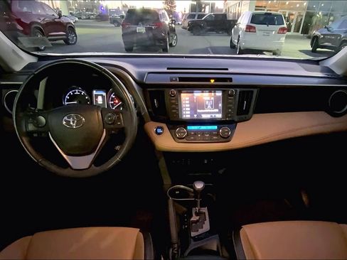 Used 2016 Toyota RAV4 Limited image 15