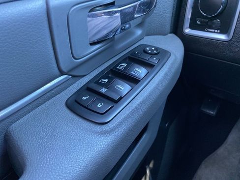Used 2017 RAM 1500 Classic SLT RWD image 23