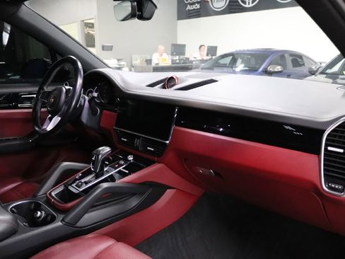 Used 2019 Porsche Cayenne image 25
