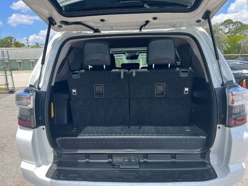 Used 2022 Toyota 4Runner SR5 Premium w/ Moonroof Package RWD image 12