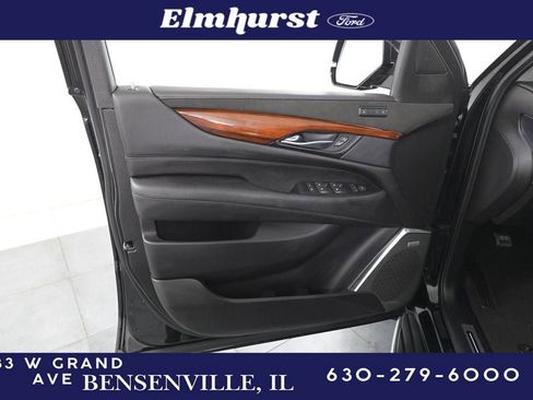 Used 2020 Cadillac Escalade Luxury image 8