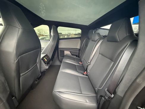 Used 2025 Tesla Cybertruck AWD Crew Cab image 17