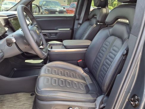 Used 2024 Rivian R1S Adventure AWD/4WD image 27