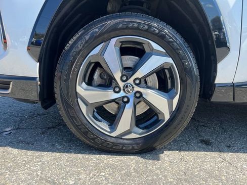 Used 2021 Toyota RAV4 SE w/ Weather & Moonroof Package AWD/4WD image 10