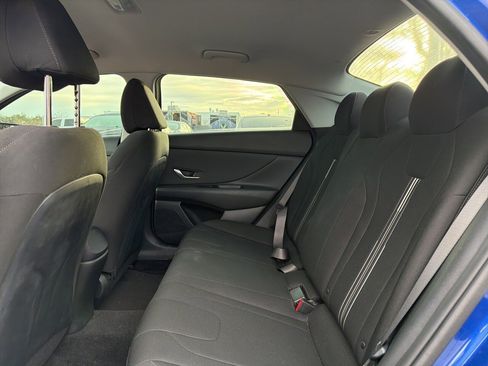 Used 2021 Hyundai Elantra SEL w/ Convenience Package image 10