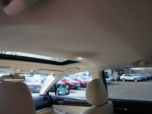 Used 2017 Subaru Outback 2.5i Limited image 21