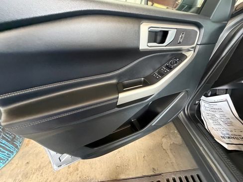 Used 2023 Ford Explorer XLT w/ Equipment Group 202A RWD image 12