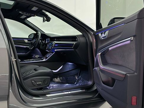 Used 2022 Audi RS 6 w/ Executive Package image 29