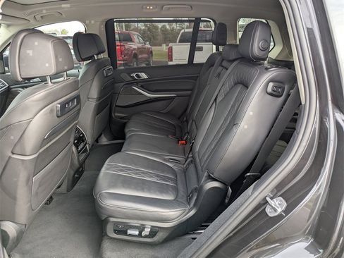 Used 2021 BMW X7 xDrive40i w/ Executive Package image 15
