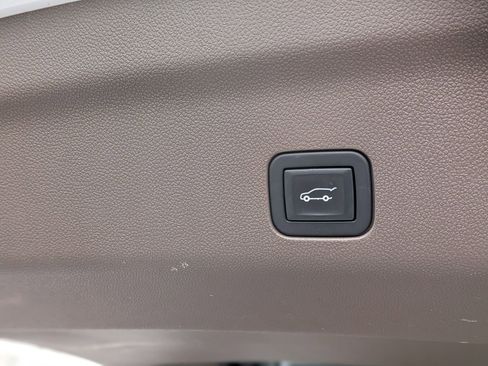 Used 2021 GMC Yukon Denali w/ Denali Premium Package image 35