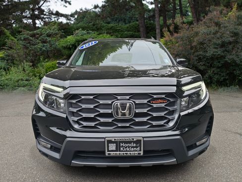 Used 2023 Honda Passport TrailSport image 2