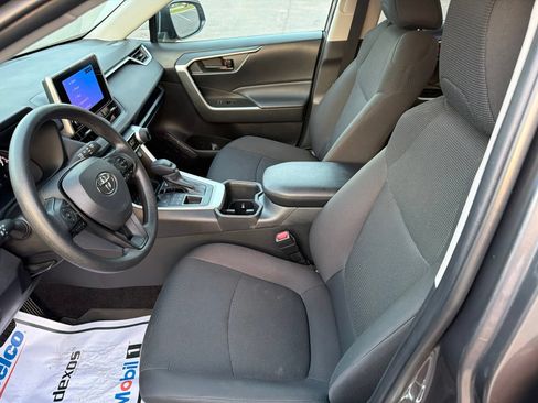 Used 2025 Toyota RAV4 LE AWD/4WD image 25