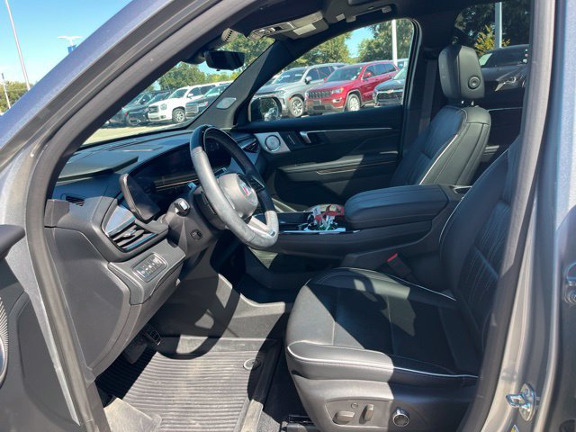 Used 2026 Buick Enclave Avenir w/ Super Cruise Package FWD image 16