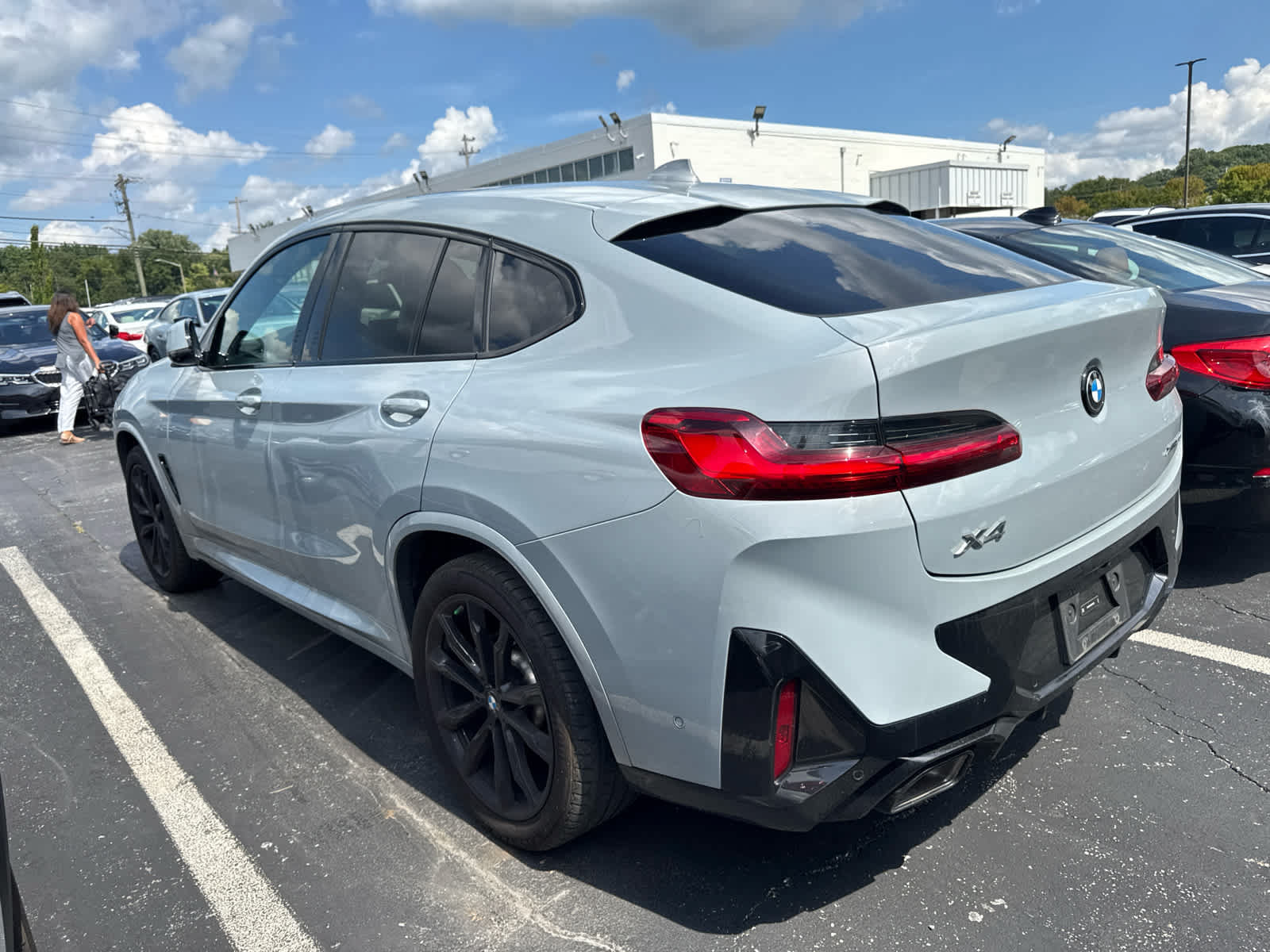 Used 2024 BMW X4 xDrive30i w/ Premium Package AWD/4WD image 8