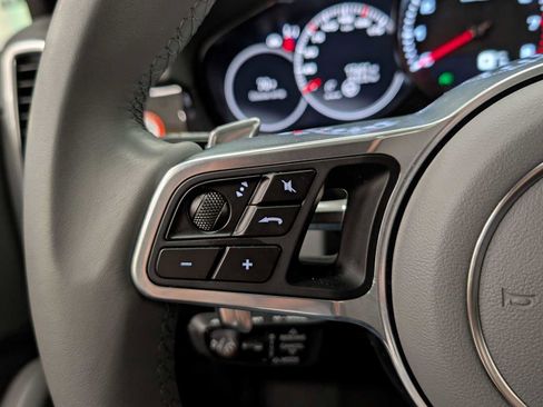 Used 2023 Porsche Cayenne Coupe image 36