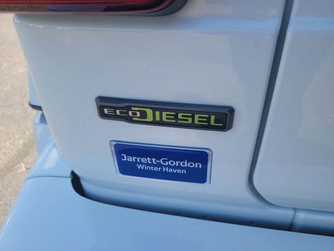 Used 2022 Jeep Wrangler Unlimited Sahara image 7