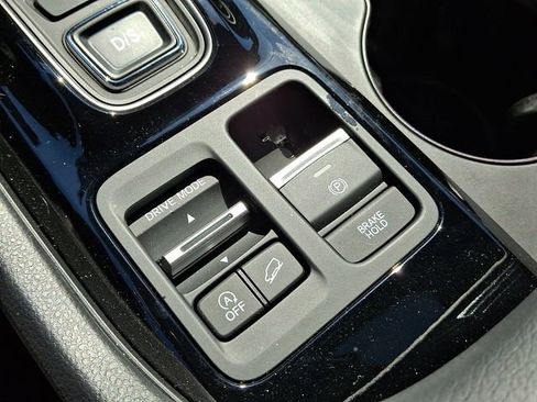 Used 2025 Honda Pilot TrailSport image 26