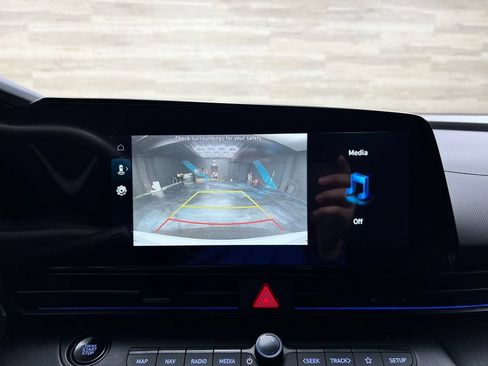 Used 2025 Hyundai Elantra SEL FWD image 27
