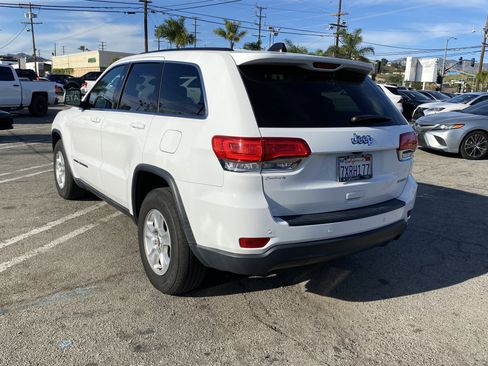 Used 2017 Jeep Grand Cherokee Laredo image 7