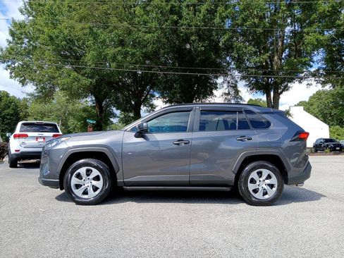 Used 2021 Toyota RAV4 LE image 1