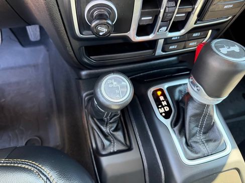 Used 2024 Jeep Wrangler Unlimited Sahara AWD/4WD image 25