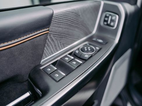 Used 2024 Ford F350 Platinum image 26