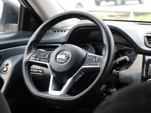 Used 2018 Nissan Rogue S AWD/4WD image 14