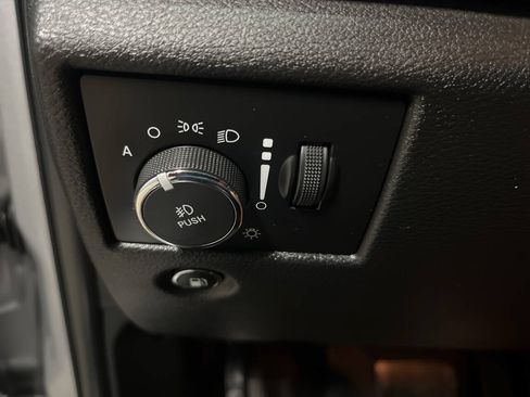 Used 2017 Jeep Grand Cherokee Altitude AWD/4WD image 23