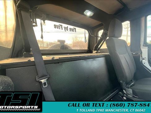 Used 2018 Jeep Wrangler Unlimited Sahara AWD/4WD image 28