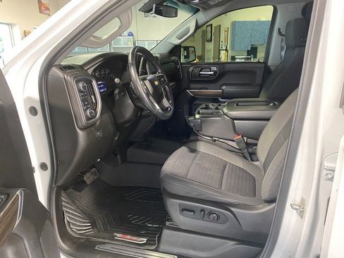 Used 2022 Chevrolet Silverado 1500 LT AWD/4WD image 12