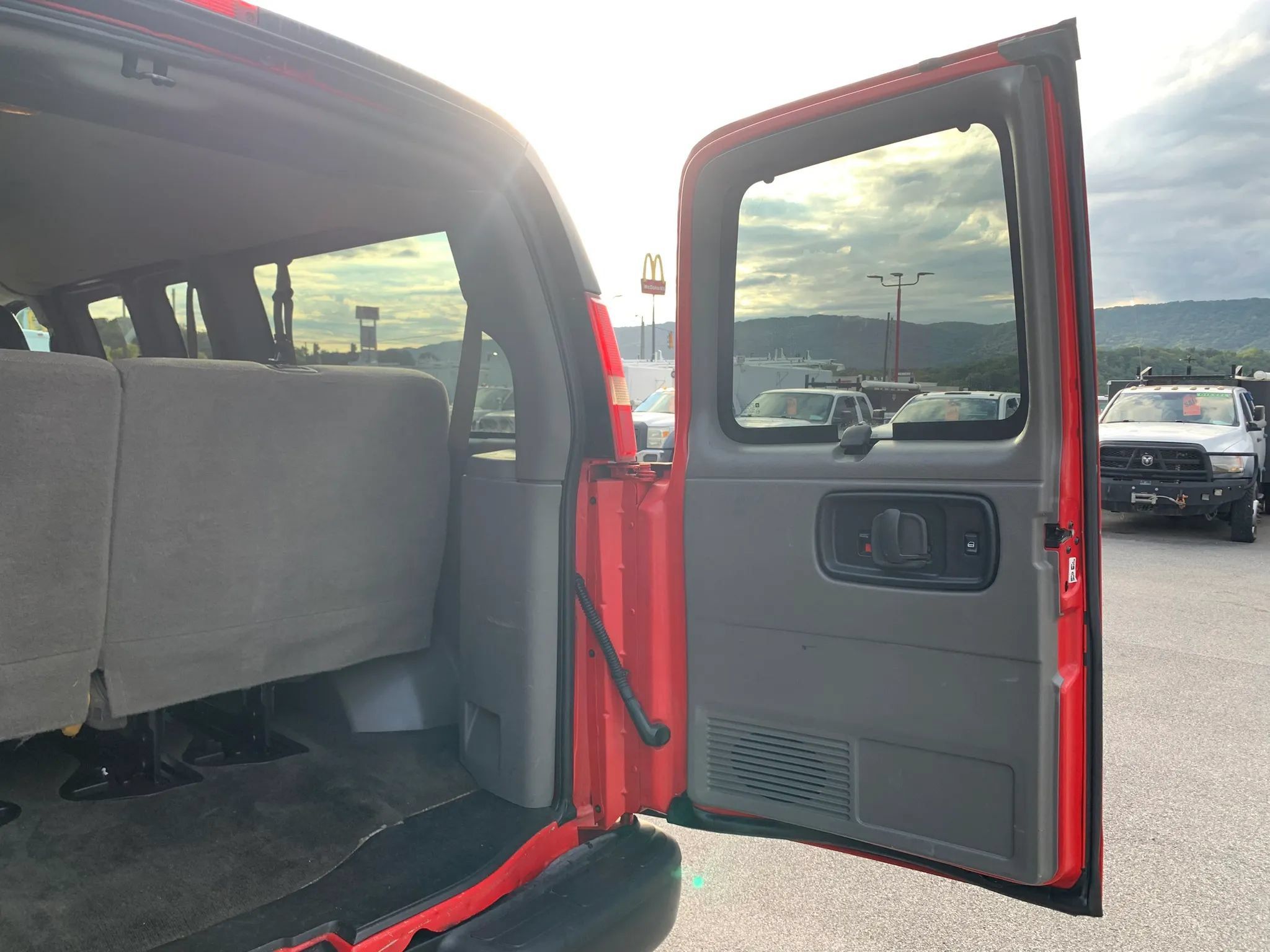 Used 2016 Chevrolet Express 2500 LS RWD image 32