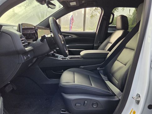 New 2026 Chevrolet Traverse LT w/ Midnight/Sport Edition FWD image 14