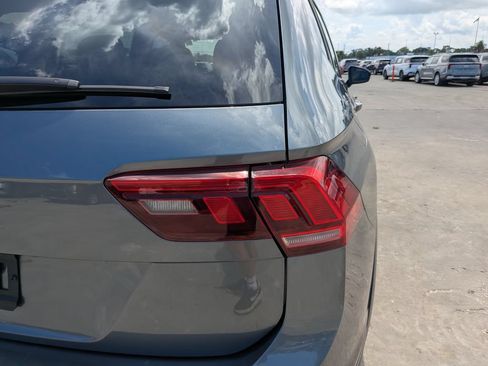 Used 2023 Volkswagen Tiguan SE R-Line FWD image 11