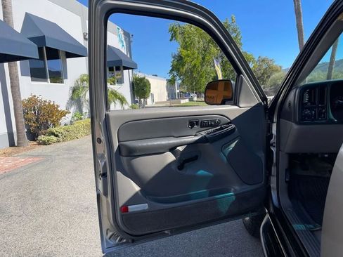 Used 2003 Chevrolet Tahoe LT image 15