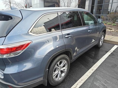 Used 2015 Toyota Highlander XLE AWD/4WD image 4