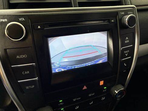 Used 2016 Toyota Camry SE image 25