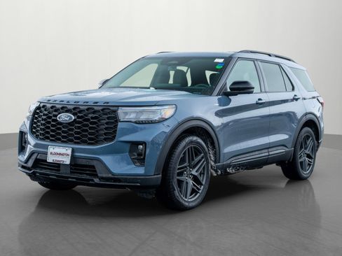 Used 2025 Ford Explorer ST-Line w/ Premium Package image 3