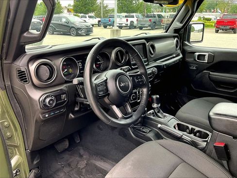 Used 2023 Jeep Wrangler Unlimited w/ Cold Weather Group AWD/4WD image 8