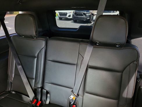 Used 2021 Chevrolet Suburban High Country w/ Premium Package AWD/4WD image 13